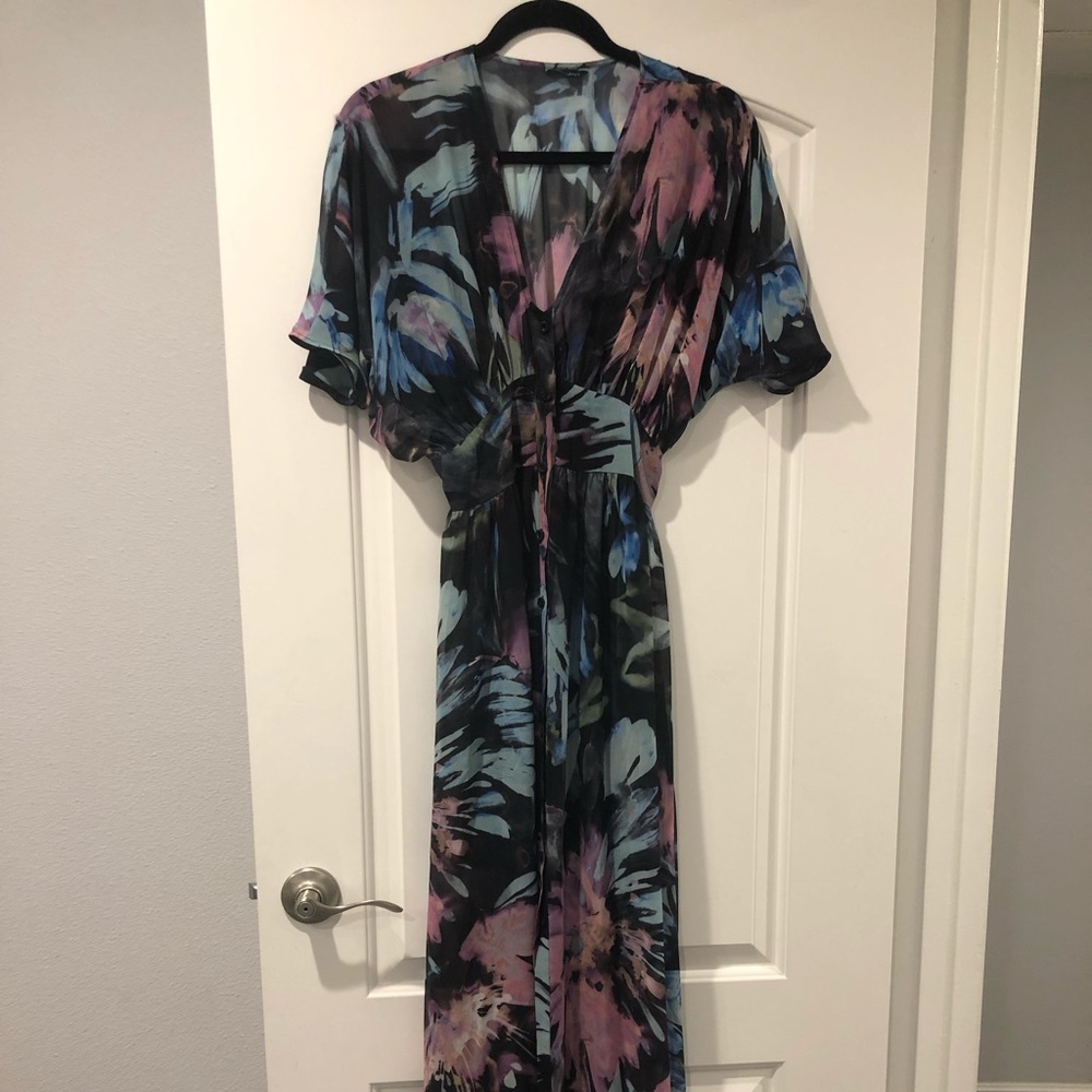 Floral print maxi dress, easy and flowy.